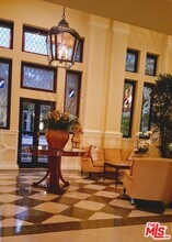 316 N Rossmore Ave in Los Angeles, CA - Foto de edificio - Building Photo