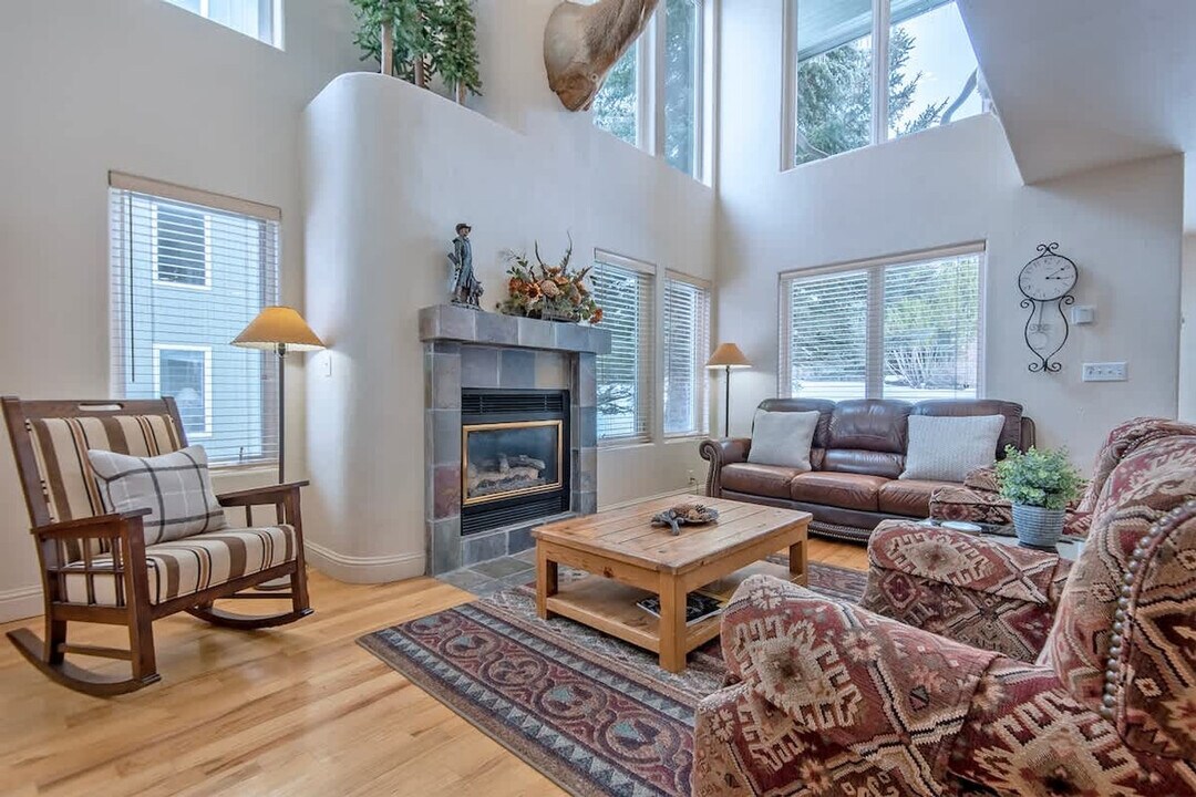 532 Shadow Brook Ln in Driggs, ID - Building Photo