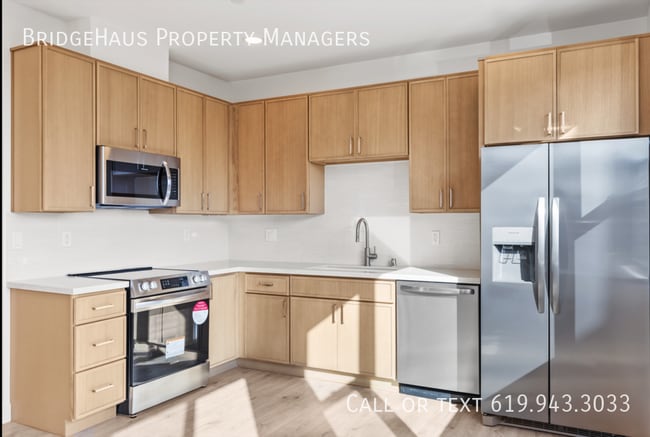 property at 3248 Clairemont Dr