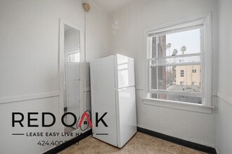 450 S Kenmore Ave in Los Angeles, CA - Building Photo - Building Photo