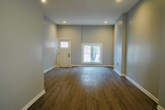 2320 E Preston St in Baltimore, MD - Building Photo - Building Photo