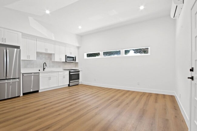 2921 Arizona in Santa Monica, CA - Building Photo - Building Photo