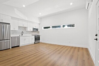 2921 Arizona in Santa Monica, CA - Building Photo - Building Photo