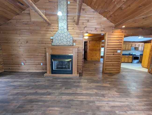 173 Lacy Hollow Rd in Elizabethton, TN - Foto de edificio - Building Photo