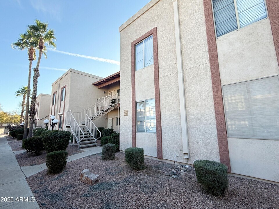 205 N 74th St in Mesa, AZ - Building Photo