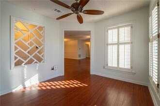 311 Hollyfax Cir NE in Atlanta, GA - Building Photo - Building Photo