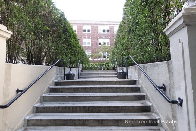 70 Chiswick Rd, Unit 1 in Boston, MA - Building Photo - Building Photo