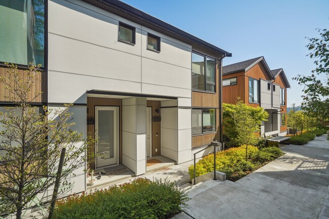 property at 8612 39th Ave S