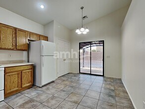 2525 W Nancy Ln in Phoenix, AZ - Building Photo - Building Photo