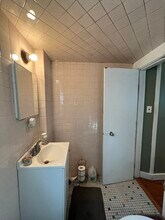 357 Beacon St, Unit 2 in Somerville, MA - Building Photo - Building Photo