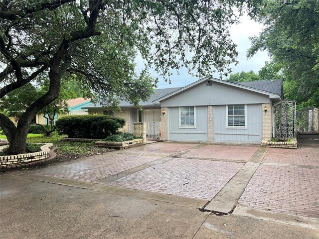 property at 1131 Kris St