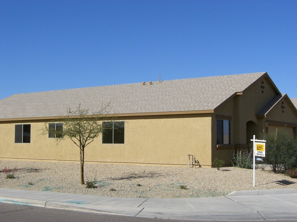 4042 E Big Game Pl in Tucson, AZ - Foto de edificio