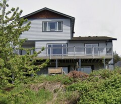 129 S 42nd St in Bellingham, WA - Building Photo