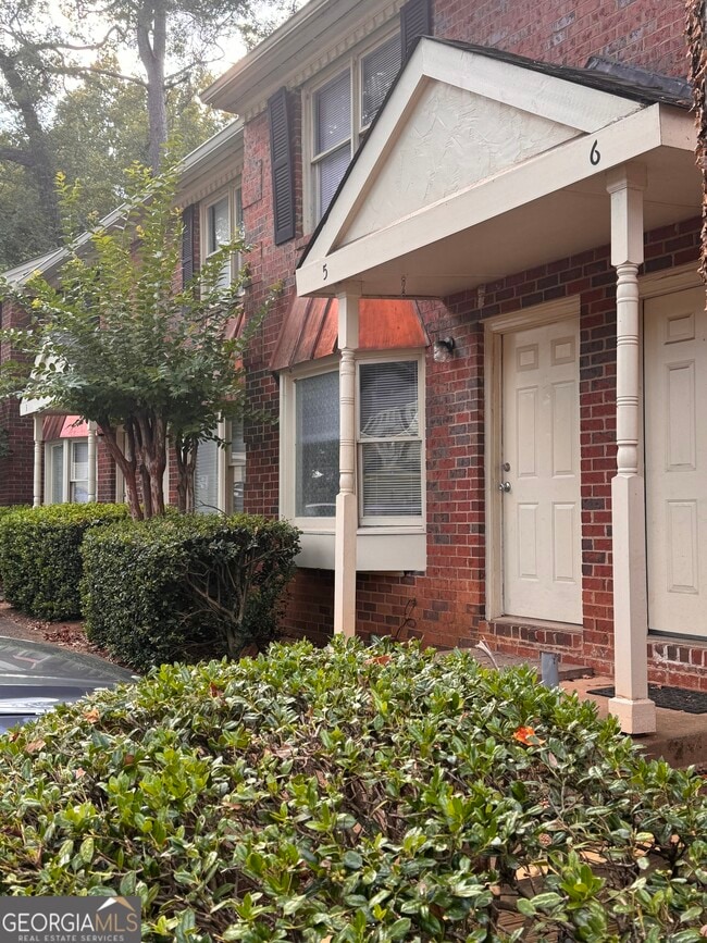 property at 170 Northview Dr