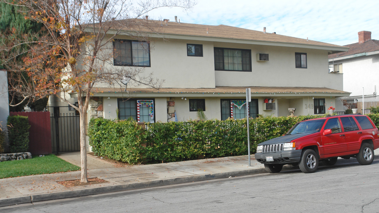 349 N Vecino in Covina, CA - Building Photo