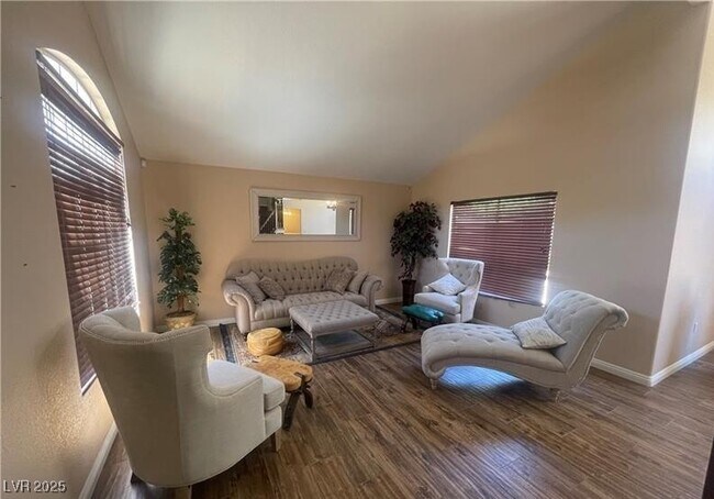 2036 Pinion Springs Dr in Henderson, NV - Building Photo - Building Photo