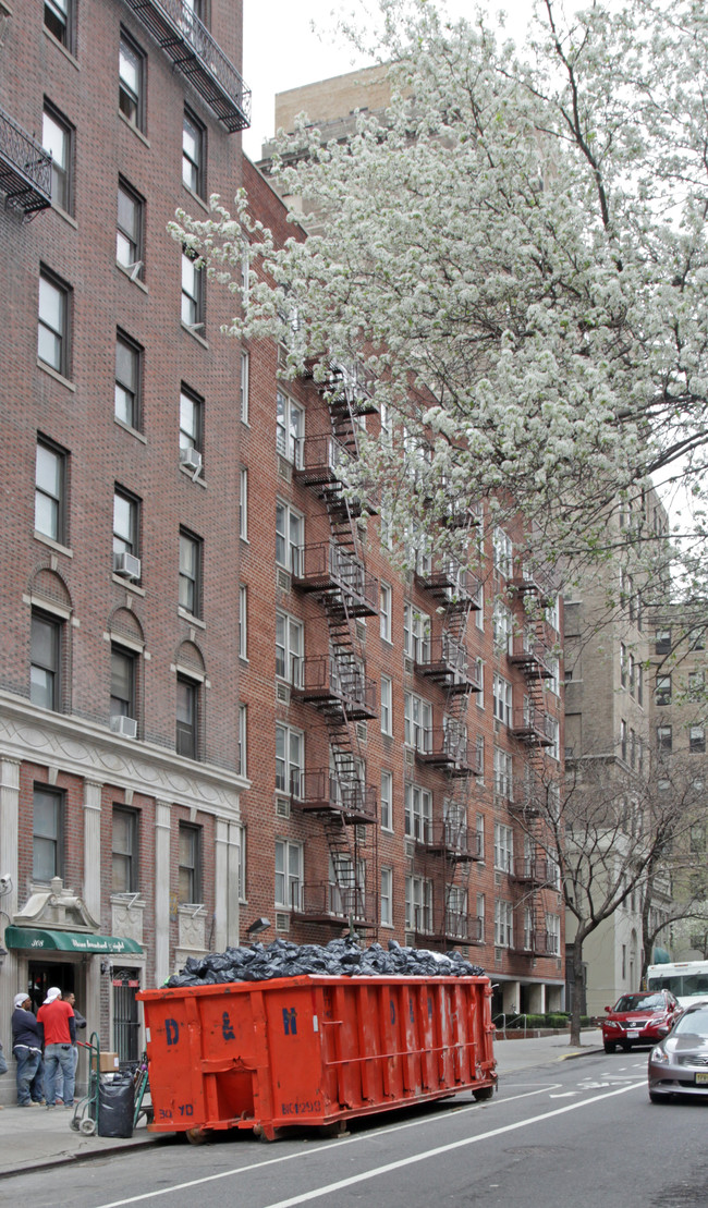 Chelsea Townhouse in New York, NY - Building Photo - Building Photo