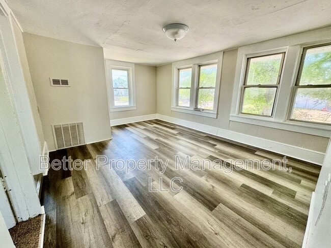 205 N 4th St. in Millville, NJ - Foto de edificio - Building Photo