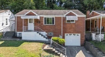 2143 Plainview Ave in Pittsburgh, PA - Building Photo