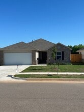 2112 Taylor St in Chickasha, OK - Building Photo - Building Photo