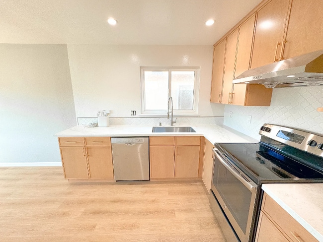 12 Linden Ave