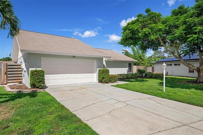 6634 Waterford Ln in Sarasota, FL - Building Photo - Building Photo