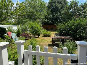 51 Cedar St, Unit 2 in Somerville, MA - Building Photo - Building Photo