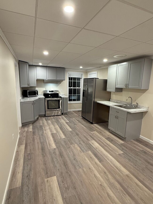 1913 Dover Rd in Epsom, NH - Building Photo - Building Photo