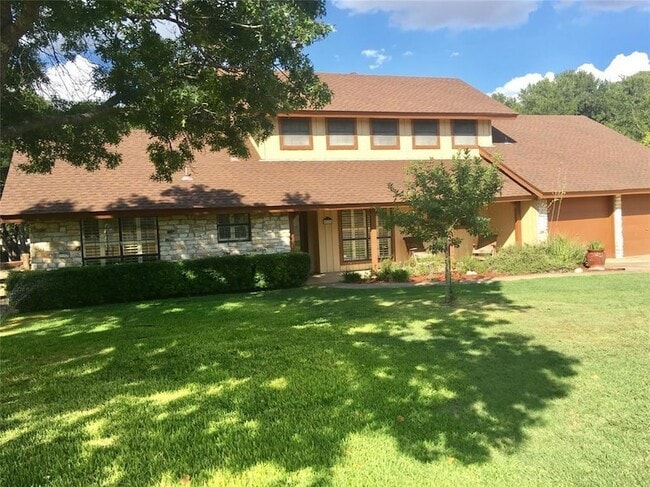 40101 Heritage Holw in Georgetown, TX - Building Photo - Building Photo