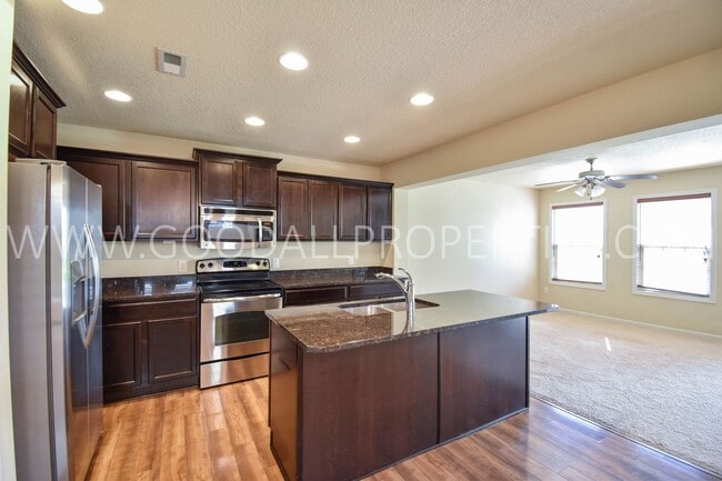 9135 Coneflower Dr in West Des Moines, IA - Building Photo - Building Photo