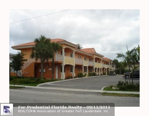 2306 Monroe St in Hollywood, FL - Foto de edificio - Building Photo