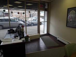 8403 7th Ave in Brooklyn, NY - Foto de edificio - Interior Photo