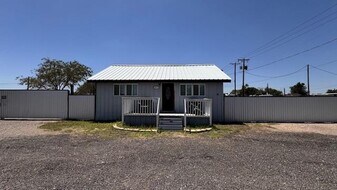 6015 N Golder Ave in Odessa, TX - Building Photo