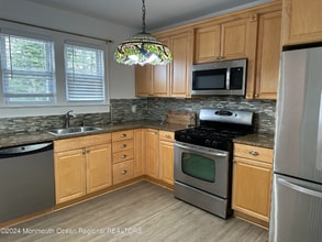 80 Wall St in West Long Branch, NJ - Building Photo - Building Photo