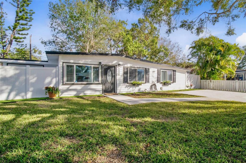 6849 13th St N in St. Petersburg, FL - Building Photo