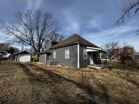 924 Murphy Ave in Joplin, MO - Building Photo