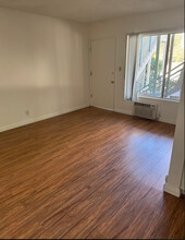 13411 Moorpark St in Sherman Oaks, CA - Building Photo - Building Photo