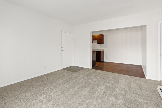 Mears Place Apartments in Cincinnati, OH - Building Photo - Interior Photo