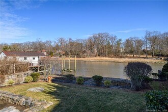623 Steamboat Rd in Greenwich, CT - Building Photo - Building Photo