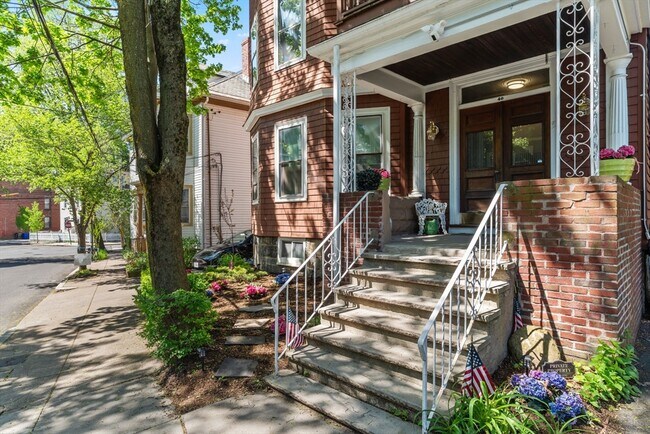 40 Perry St in Brookline, MA - Building Photo - Building Photo
