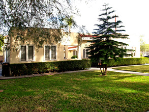 501 W Whiting Ave in Fullerton, CA - Building Photo - Building Photo