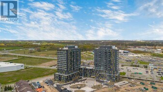 4878 Powers Common in Burlington, ON - Building Photo