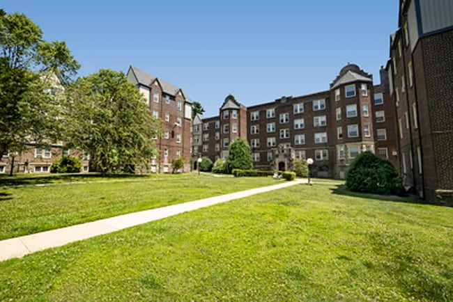 248 W Upsal St in Philadelphia, PA - Building Photo - Building Photo