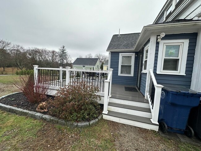 145 Main St in Medway, MA - Building Photo - Building Photo