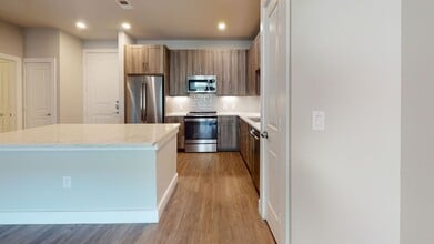 24002 Colonial Pkwy in Katy, TX - Building Photo - Building Photo