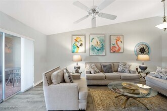 822 Gulf Pavillion Dr in Naples, FL - Foto de edificio - Building Photo