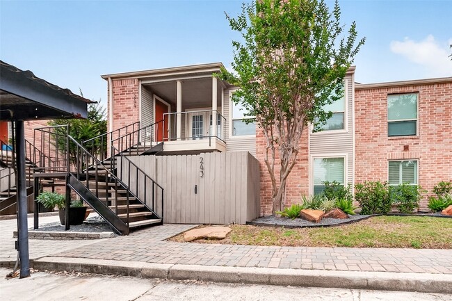 property at 3700 W Clay St