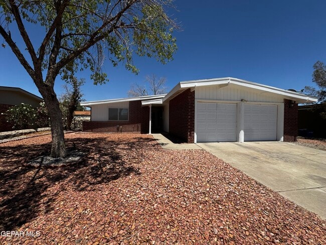 8700 Lakehurst Rd in El Paso, TX - Building Photo - Building Photo