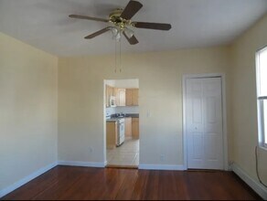 42 Englewood Ave, Unit 1R in Boston, MA - Building Photo - Building Photo