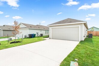 10119 Ana Hts in San Antonio, TX - Building Photo - Building Photo